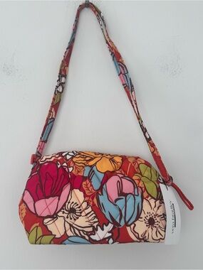 NWT Vera Bradley Ultralight Camera Bag Crossbody Water Repellent Midday Garden